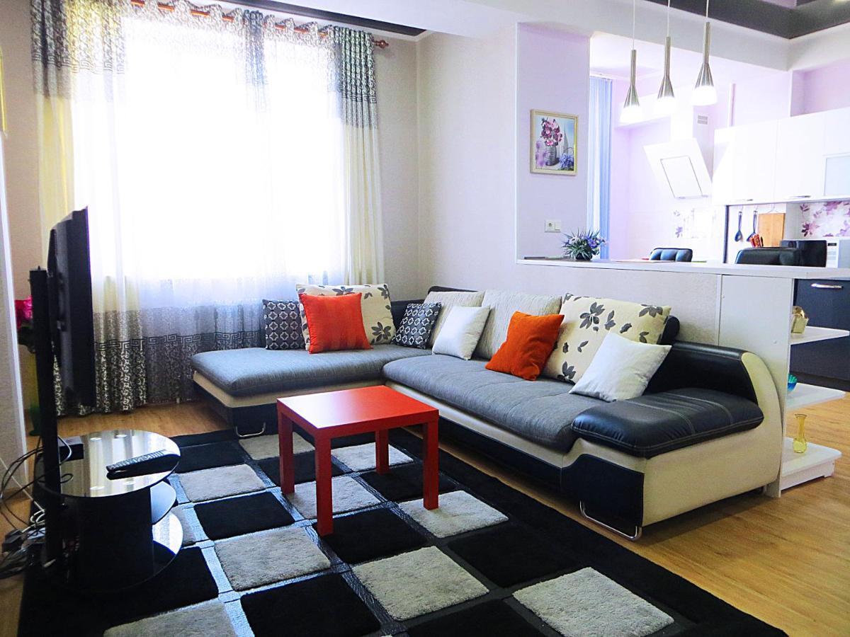 Panoramic Studio Apartments With Mountain Views Bishkek Exterior photo